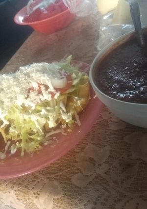 Una foto de Quesadillas de queso y papa con mantequilla