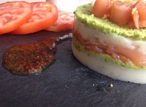 Foto principal de Timbal de aguacate y salmón ahumado