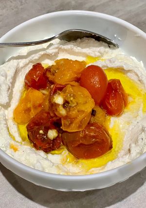 Une photo de Dip ricotta - tomates rôties