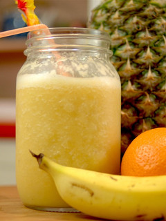 Una foto de Smoothie tropical {FitKen}
