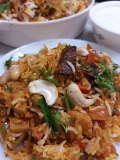 વેજ બિરયાની (Veg. Biryani Recipe In Gujarati) રેસીપી મુખ્ય ફોટો