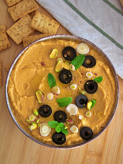 Una foto de Hummus de calabaza