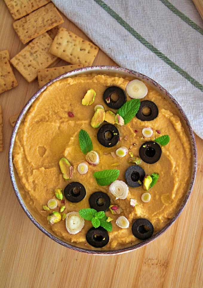 Una foto de Hummus de calabaza