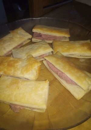Una foto de Fosforitos con hojaldre casero