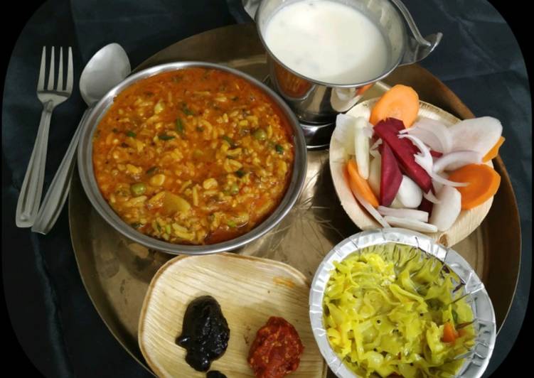 Easiest Way to Prepare Recipe of Kathiyavadi Ram Khichdi