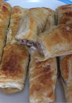 Una foto de Rollitos de hojaldre rellenos de carne molida