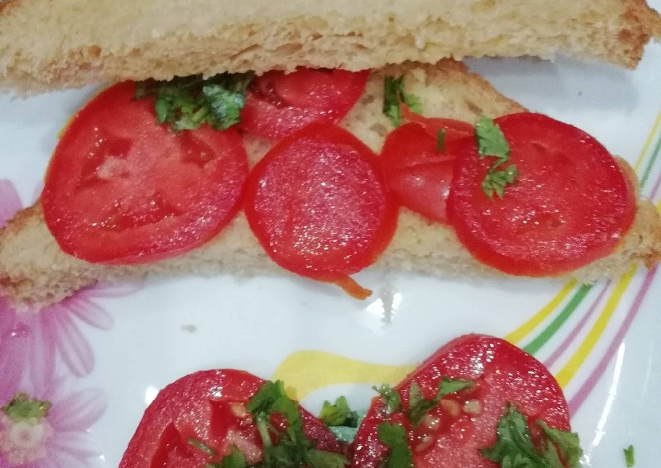 Tomato sandwich