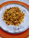 Arroz con pino y salsa