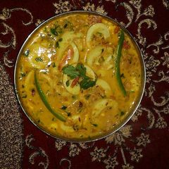 A picture of Egg curry.