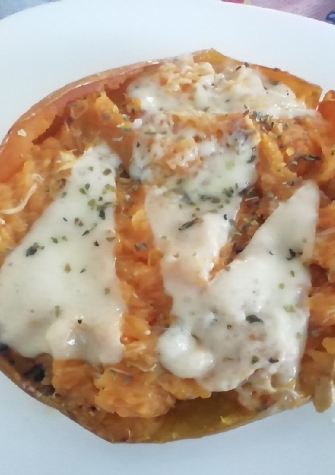 Una foto de Calabaza rellena de pollo asado al horno