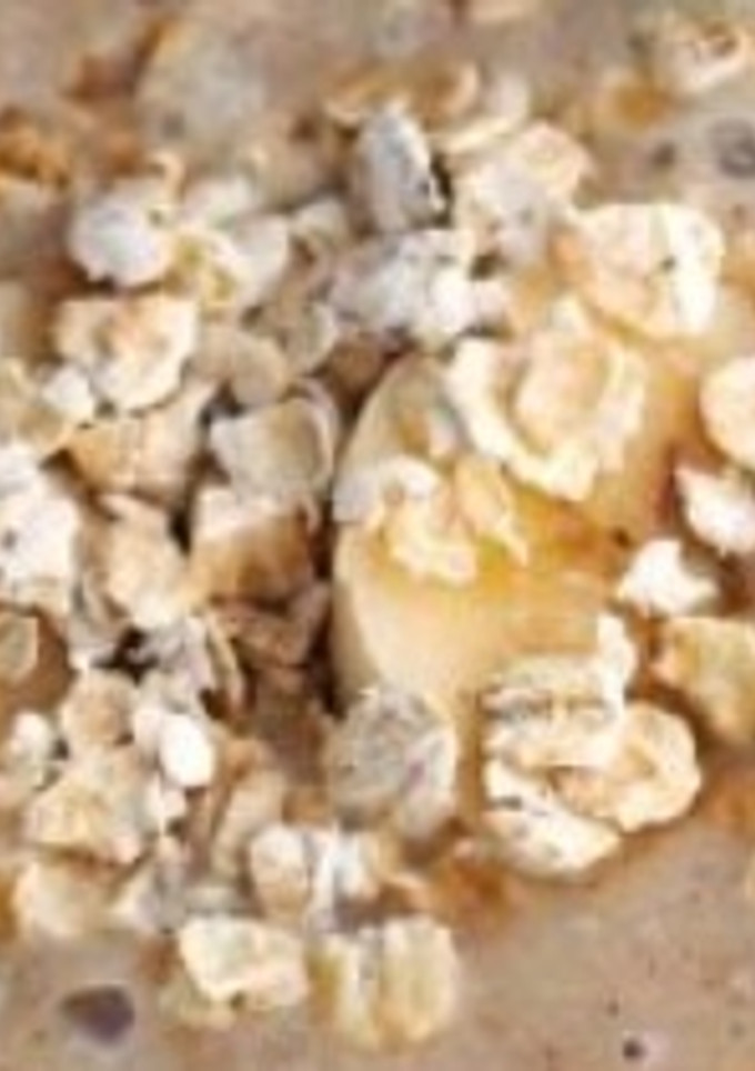 A picture of Dates oats and banana smoothie.