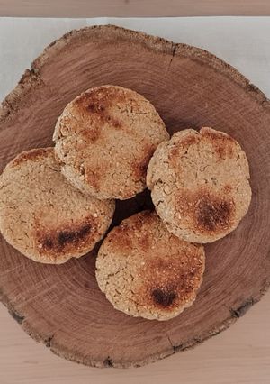 Una foto de Pancitos de avena y cebolla 🧅 sin horno