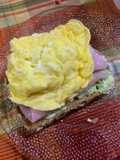 Tostada con Palta y Huevo