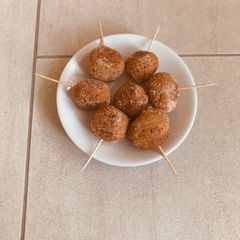 A picture of Breadcrumbs sugar lollipop.