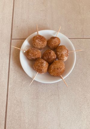 A picture of Breadcrumbs sugar lollipop.