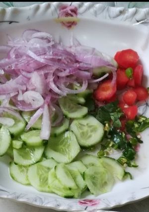 सलाद (salad recipe in Hindi) रेसिपी मुख्य फोटो