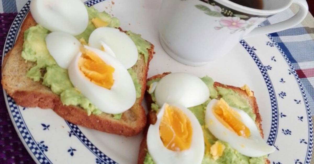 Tostadas con aguacate y huevo desayuno saludable... ?? Receta de LeiiDy  Riincon Abriil- Cookpad