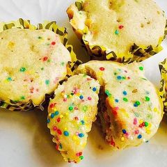 A picture of Funfetti Cupcakes.
