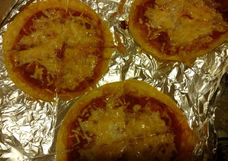 100 calorie snack pizza