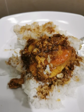 Langkah Gampang Membikin Resep Nasi telur pontianak rice cooker ala anak kost yang Uenak Anti Ribet, Sempurna
