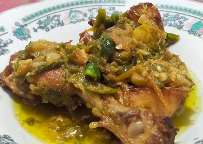 Ayam goreng lado mudo