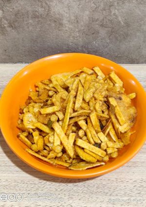 બરોડા નો ફેમસ લીલો ચેવડો (Baroda Famous Lilo Chevdo Recipe In Gujarati) રેસીપી મુખ્ય ફોટો