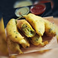 A picture of Rajasthani Mirchi vada.