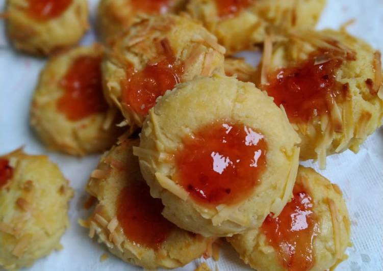 Bagaimana Membuat Thumb print cookies yang Enak