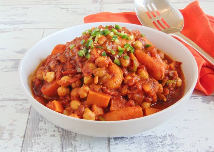 Moroccan Vegetable Stew with Chickpeas & Apricots
