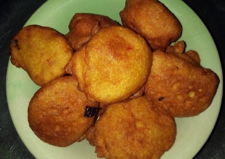 How to Prepare Homemade Akara (Bean Cake)