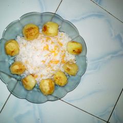 A picture of Carrot rice with deep fried whole potatoes #MyRiceDishContest.