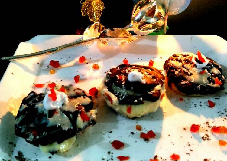 Easiest Way to Prepare Award-winning Tart filled with 2 chocolate sauce