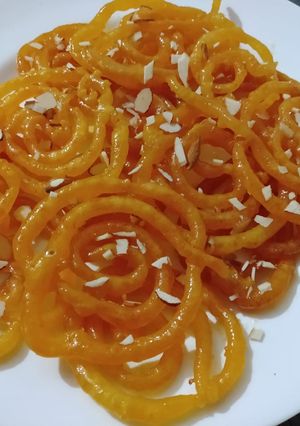 જલેબી(Jalebi recipe in Gujarati) રેસીપી મુખ્ય ફોટો
