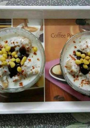 A picture of Dahi vada.