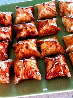 Фото Пирожки из слоёного теста  любой начинкой.