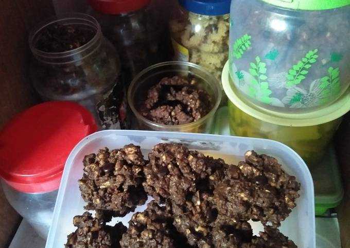 Kue kacang karang