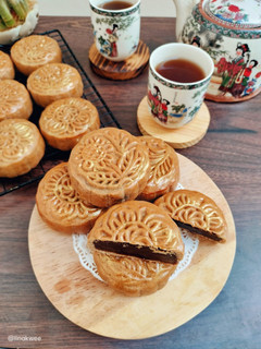 Foto resep Classic Baked Mooncake (Halal)