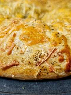 Una foto de TORTA DE PAN🥐Rellena de Quesos🧀Zaatar...!😛