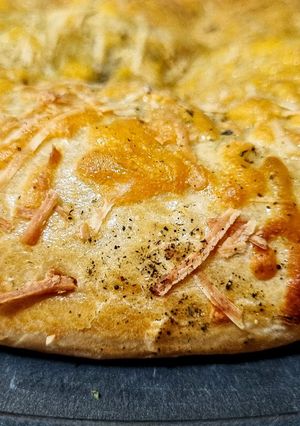 Una foto de TORTA DE PAN🥐Rellena de Quesos🧀Zaatar...!😛