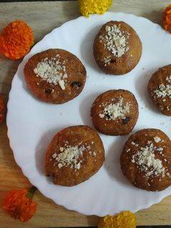 খাস্তা ঠেকুয়া ছটপুজার রেসিপি (Thekua recipe in Bengali) রেসিপির প্রধান ছবি