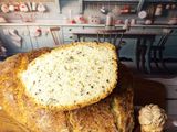 Chleb pszenny z ziarnami na drożdżach suszonych