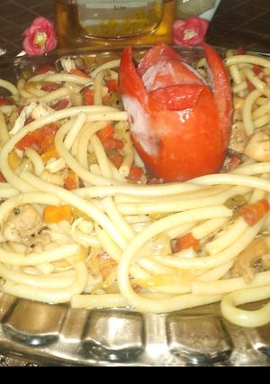 A picture of Chicken tomatoes pasta.