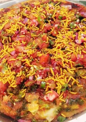 सूजी और दही पिज़्ज़ा (Suji or dahi pizza recipe in hindi) रेसिपी मुख्य फोटो