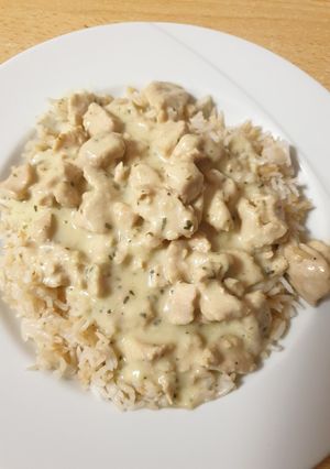Tejszínes tárkonyos pulykaragu recept fotója