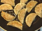 Una foto de gyozas carne cerdo