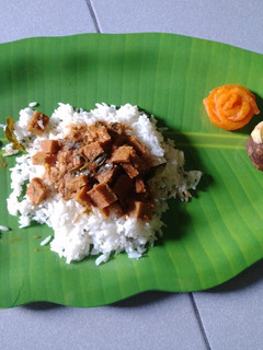முட்டை ஆம்லெட் கிரேவி (Muttai omelette gravy recipe in tamil) செய்முறை முக்கிய புகைப்படம்
