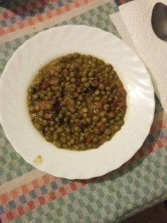 Una foto de Guisantes agridulces salteados con jamón