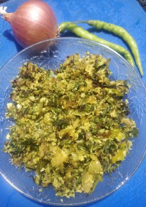 कोयरेलची/ कोरला भाजी (korla bhaji recipe in marathi) रेसिपी चे मुख्य फोटो 