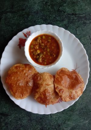 A picture of Puri Bhaji.
