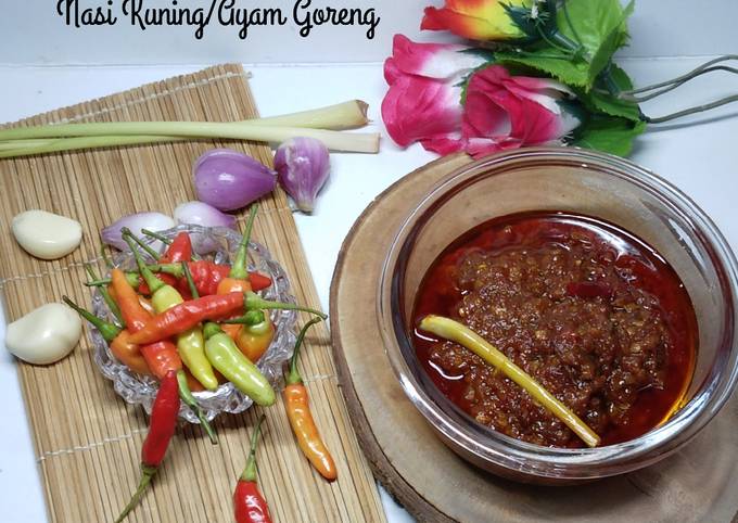 Cara bikin Sambal pendamping Nasi Uduk/nasi Kuning/Ayam Goreng Cara bikin Sambal pendamping Nasi Uduk/nasi Kuning/Ayam Goreng